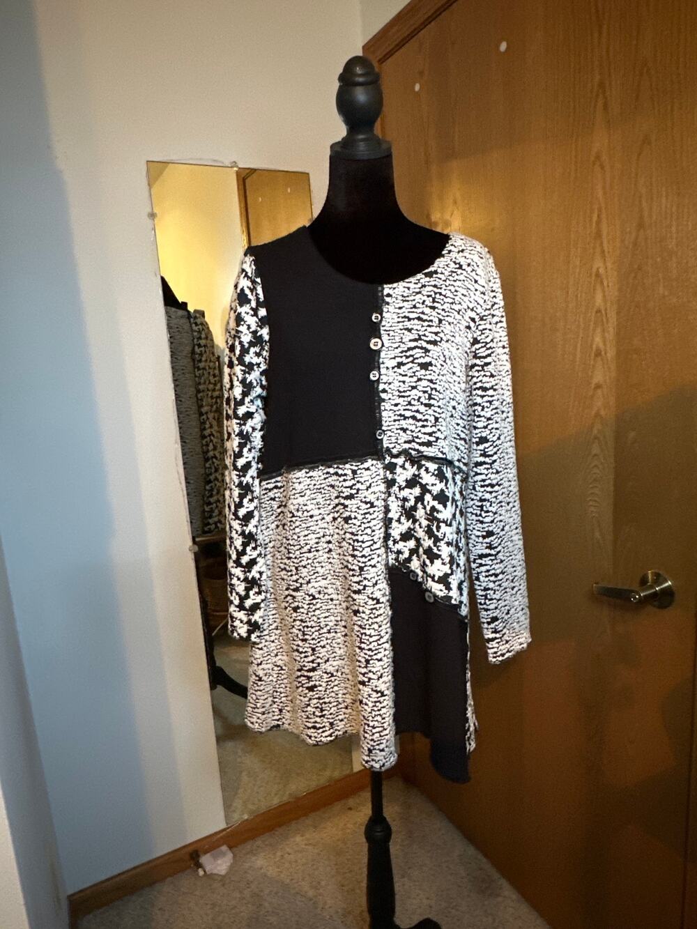 True Essence Patchwork Tunic Sweater Asymmetric Black White Lagenlook Pullover L